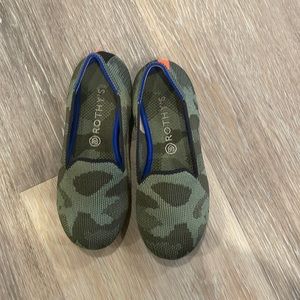 Girls Rothy sz11 Camo Loafer